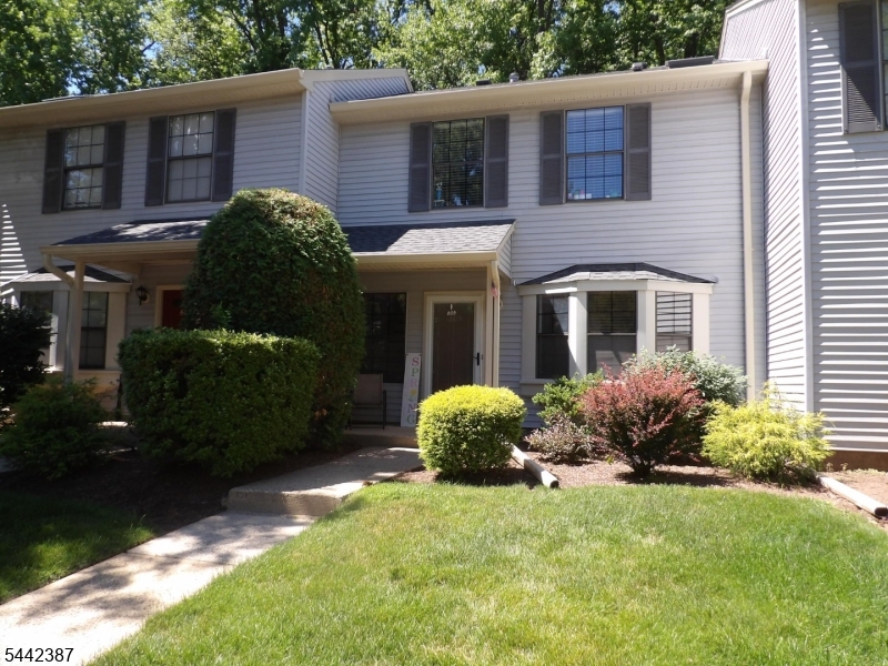 605 Timber Oaks Rd Property Photo 2
