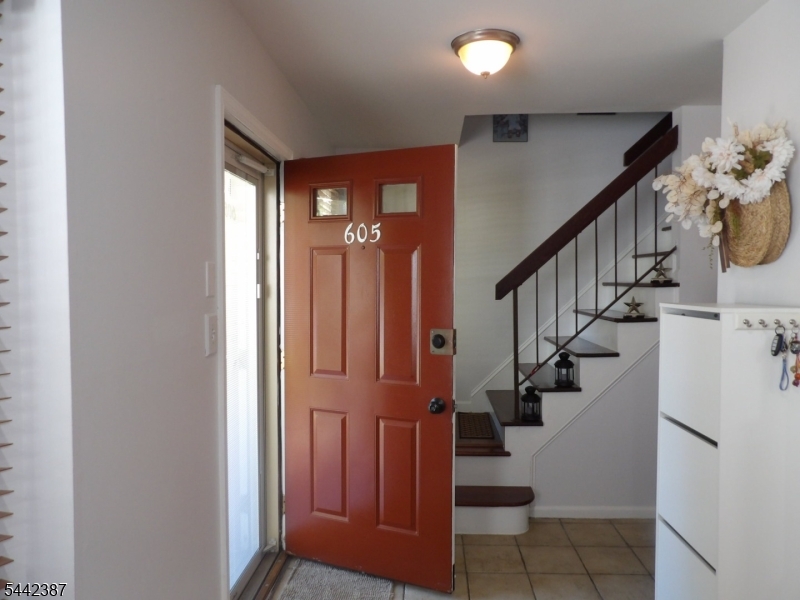 605 Timber Oaks Rd Property Photo 4