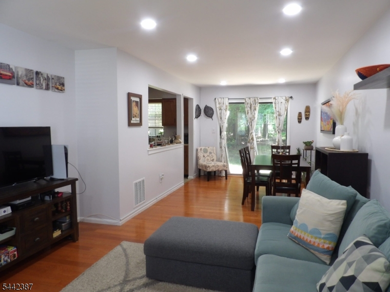 605 Timber Oaks Rd Property Photo 6