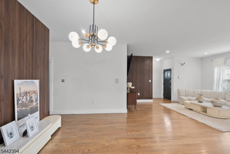 461 1st Ave Property Photo 10