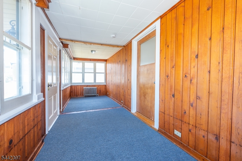 8 Henderson Blvd Property Photo 3