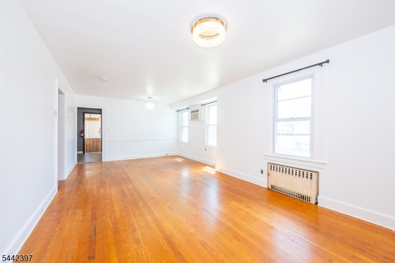 8 Henderson Blvd Property Photo 6