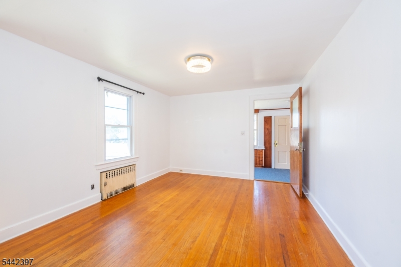 8 Henderson Blvd Property Photo 7
