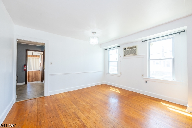 8 Henderson Blvd Property Photo 8