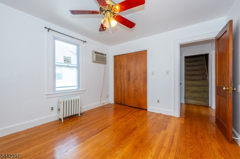 8 Henderson Blvd Property Photo 9