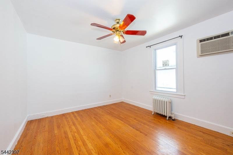 8 Henderson Blvd Property Photo 10
