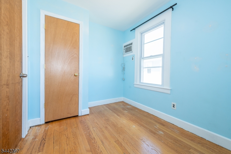 8 Henderson Blvd Property Photo 12