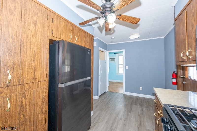 8 Henderson Blvd Property Photo 16