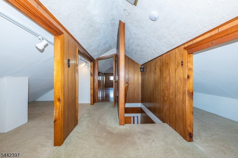 8 Henderson Blvd Property Photo 18