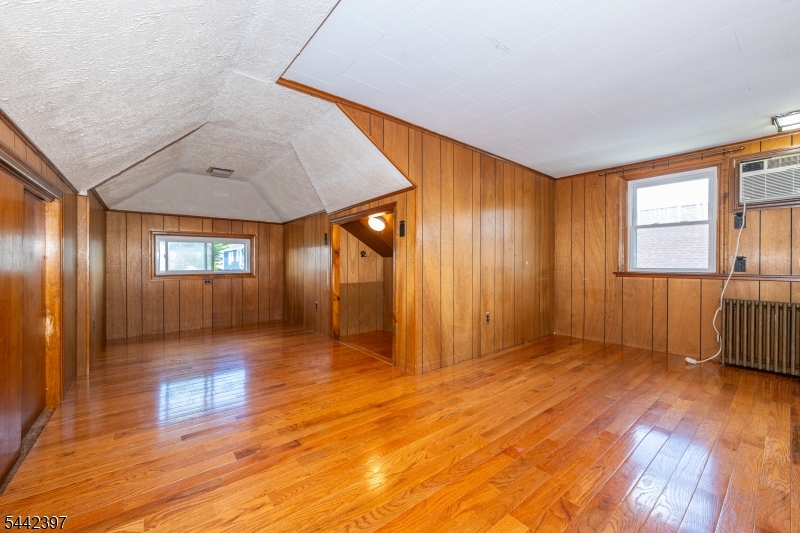 8 Henderson Blvd Property Photo 19
