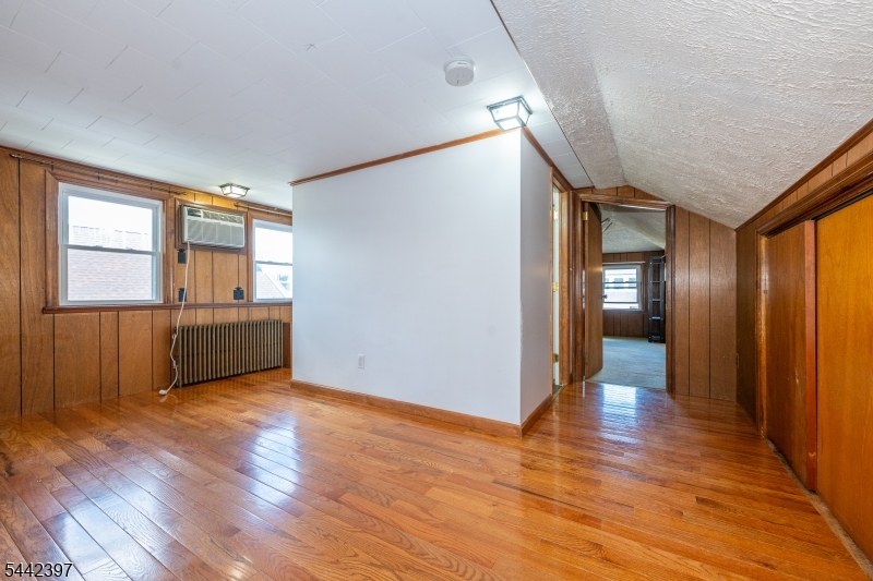 8 Henderson Blvd Property Photo 20