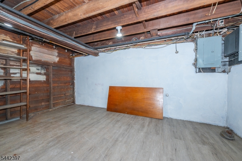 8 Henderson Blvd Property Photo 26