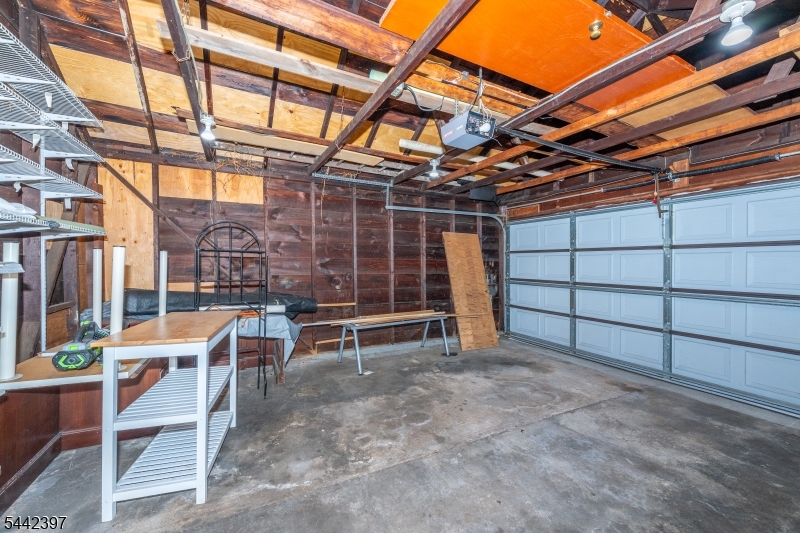8 Henderson Blvd Property Photo 28