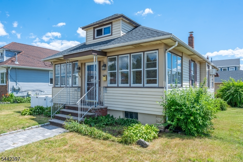 8 Henderson Blvd Property Photo 36