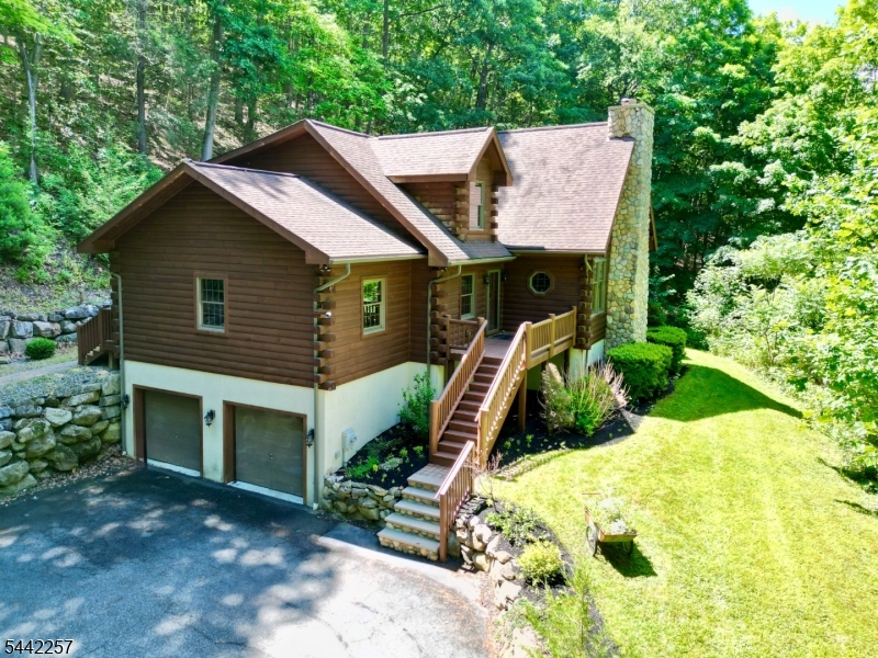 155 Knowlton Rd Property Photo 2