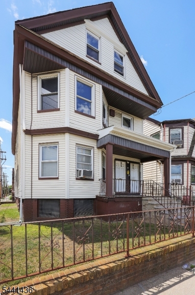 114 9Th Ave Property Photo 1