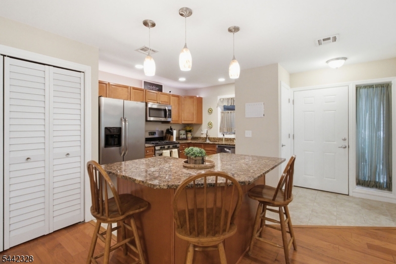 9 Sam Bonnell Dr 9 Property Photo 14