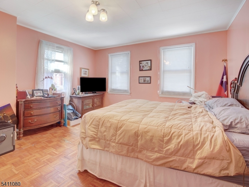 115 Madison Ave Property Photo 9