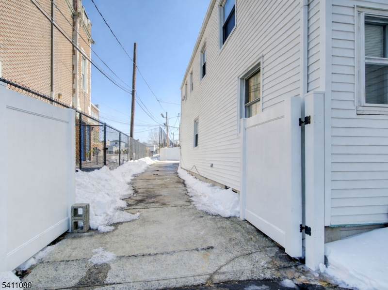 115 Madison Ave Property Photo 27