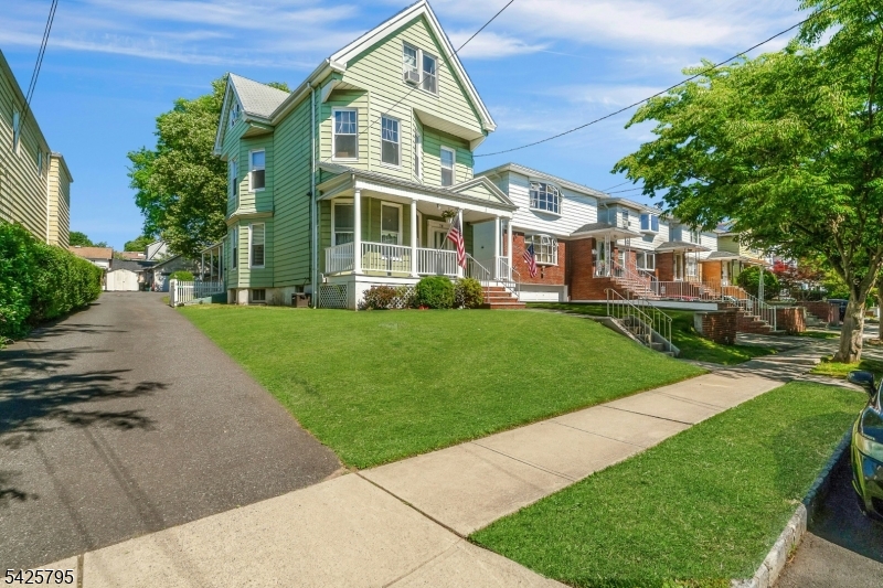 79 Dewitt Ave Property Photo 1