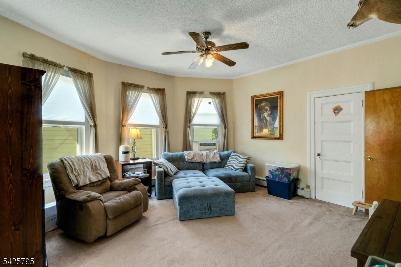 79 Dewitt Ave Property Photo 16