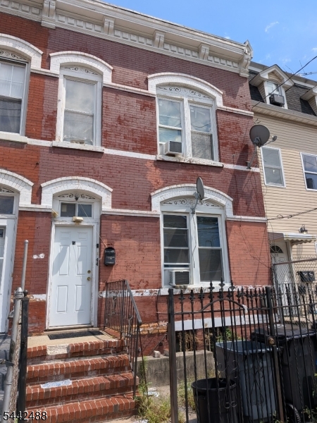 17 Wakeman Ave Property Photo 1