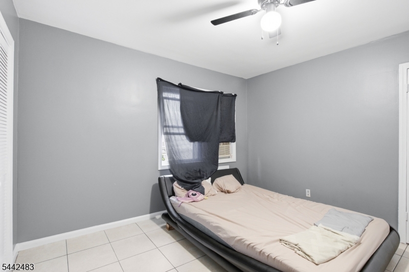 829 Allen St 4 Property Photo 16
