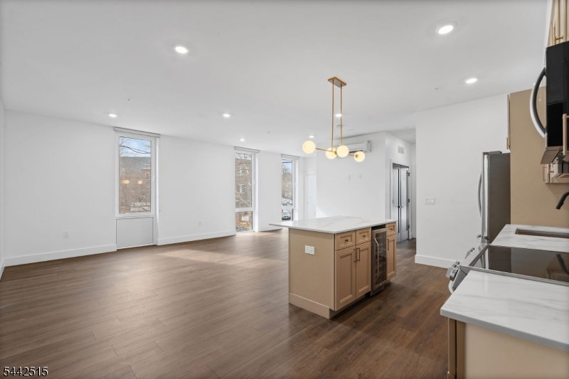 21 Lincoln Park 100 Property Photo 1