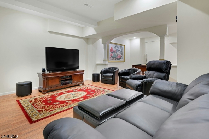 11 Skyview Ter Property Photo 24