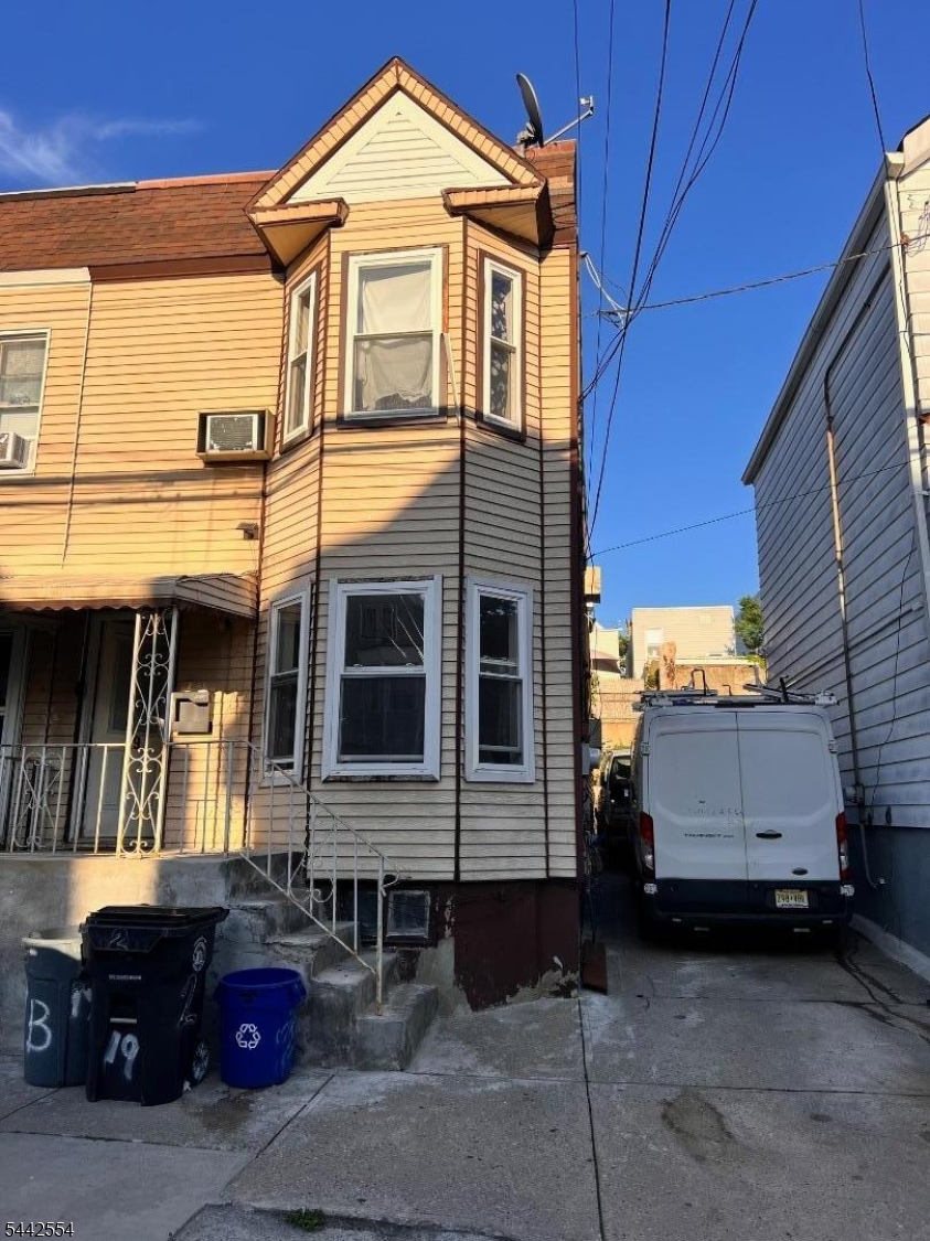 19 Highland Ave Property Photo 2