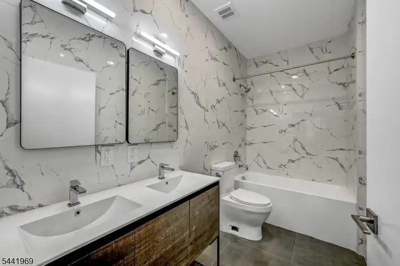 2 Flanders Rd 409 409 Property Photo 6