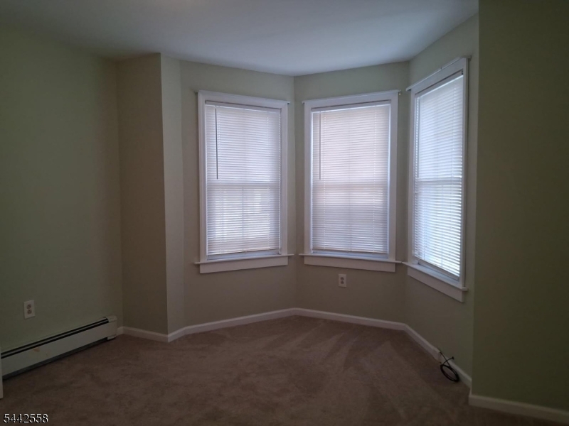 58 Thompson St Property Photo 16