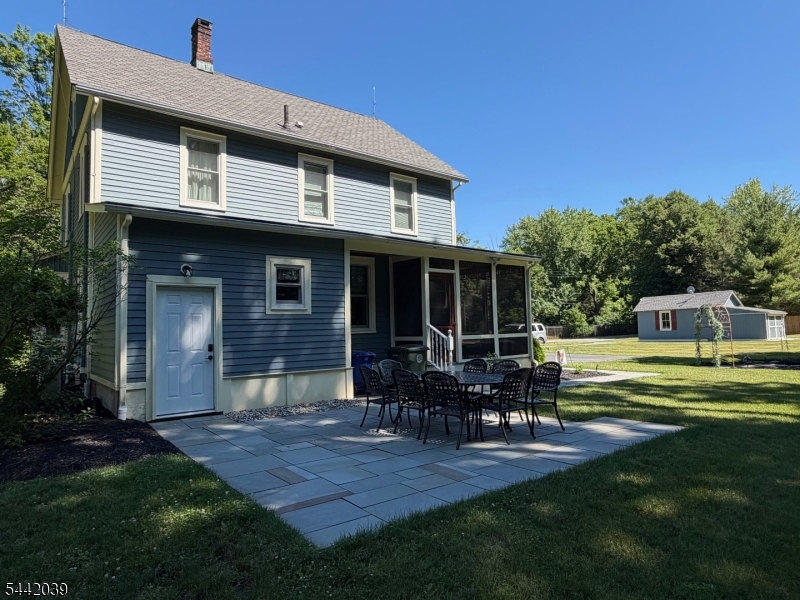 689 Bartley Rd Property Photo 3