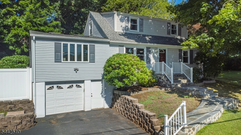 27 Mountain Rd Property Photo 1