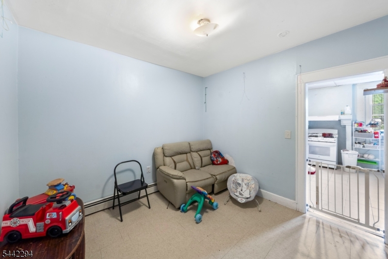 171 3rd St Property Photo 14