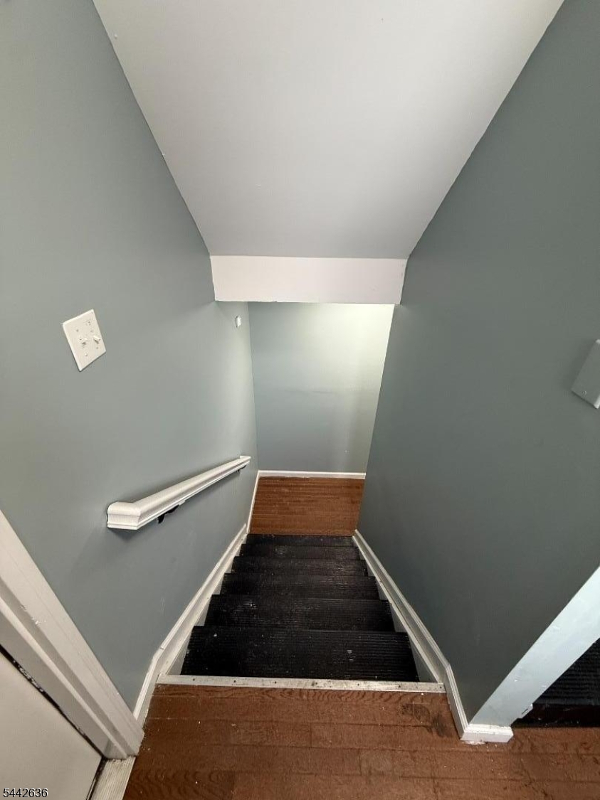 34 Auburn St 2 Property Photo 3