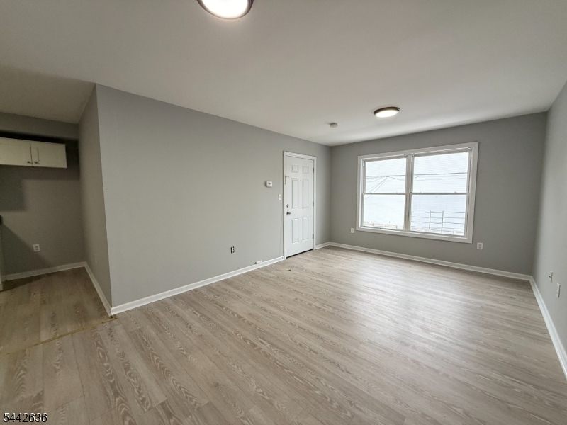 34 Auburn St 2 Property Photo 6
