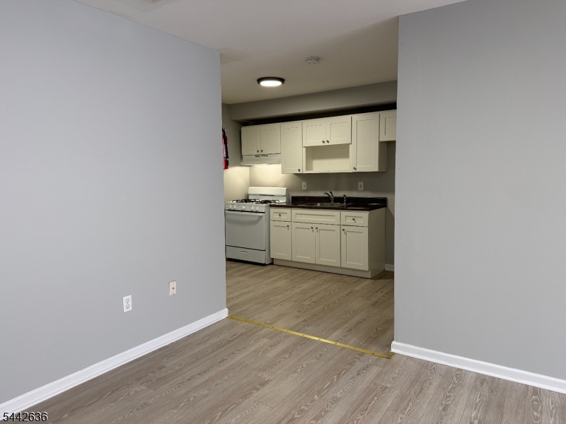 34 Auburn St 2 Property Photo 9