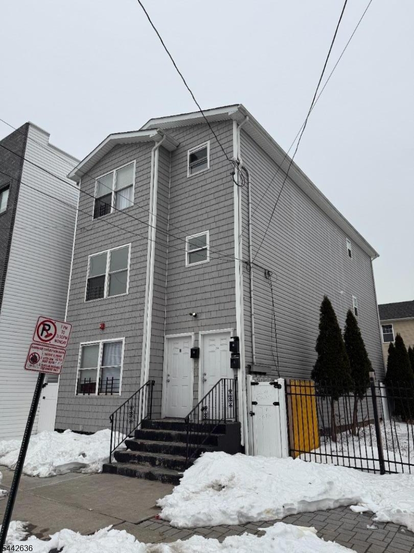34 Auburn St 3 Property Photo 1