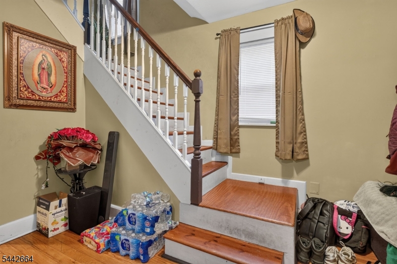 416 Pine St Property Photo 6