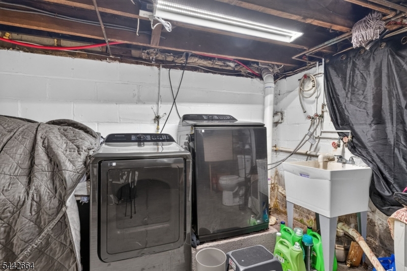 416 Pine St Property Photo 17