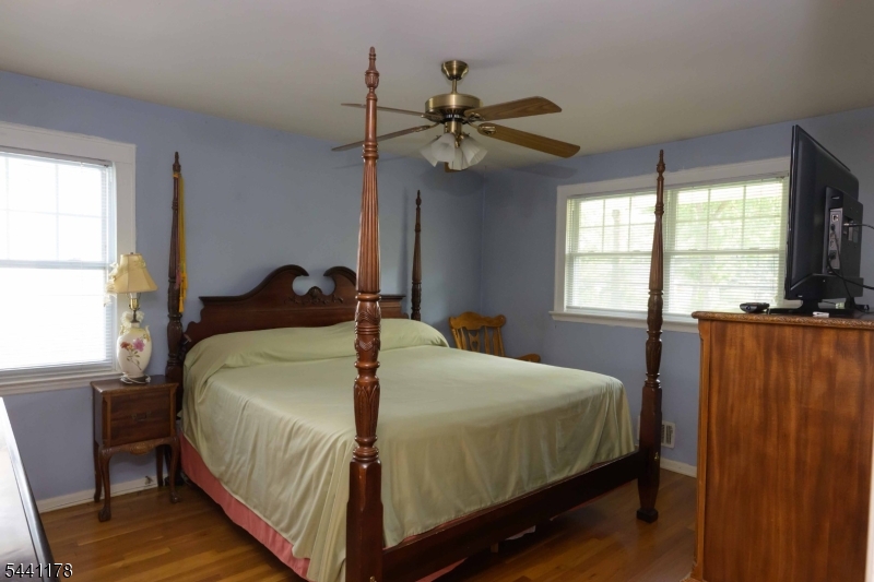 765 Grove St Property Photo 14