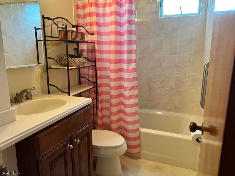 765 Grove St Property Photo 21