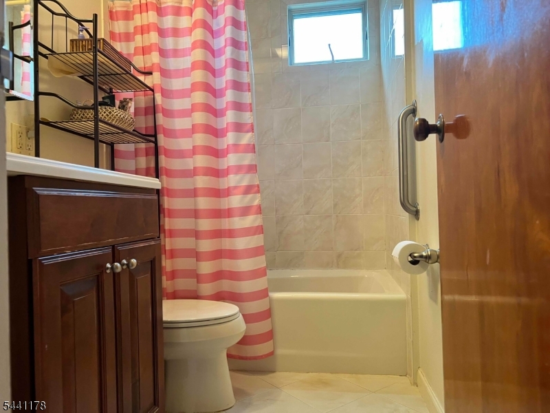 765 Grove St Property Photo 22