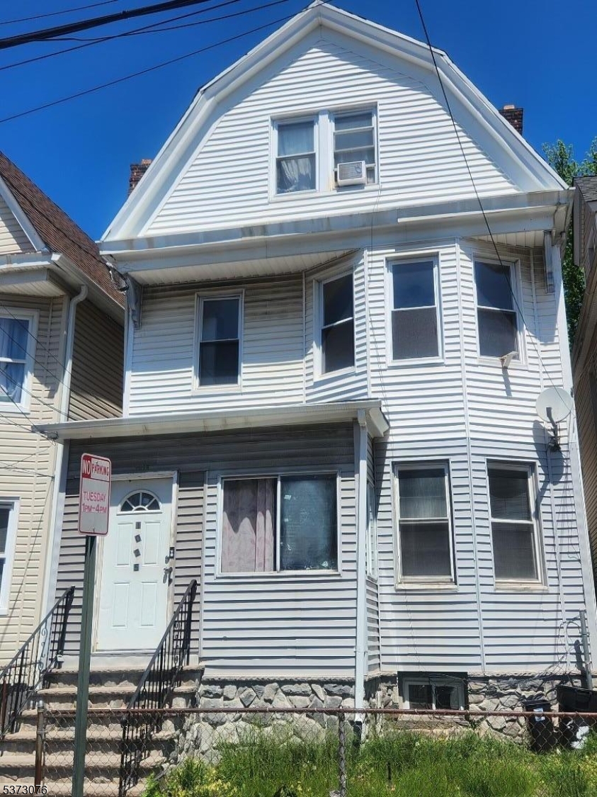 1025 Anna St Property Photo 1