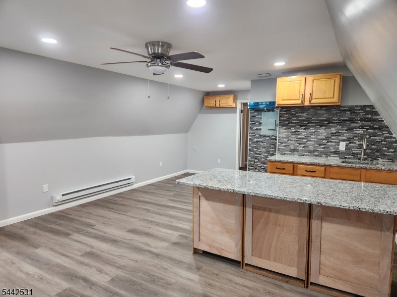 1025 Anna St Property Photo 5