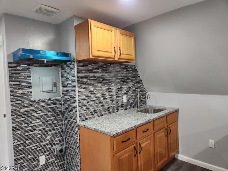 1025 Anna St Property Photo 8
