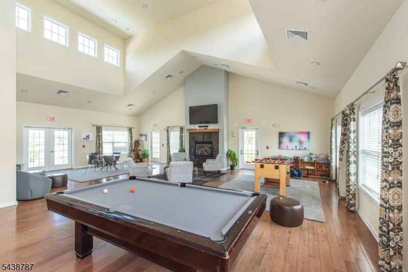 8 Bluffs Ct Property Photo 36