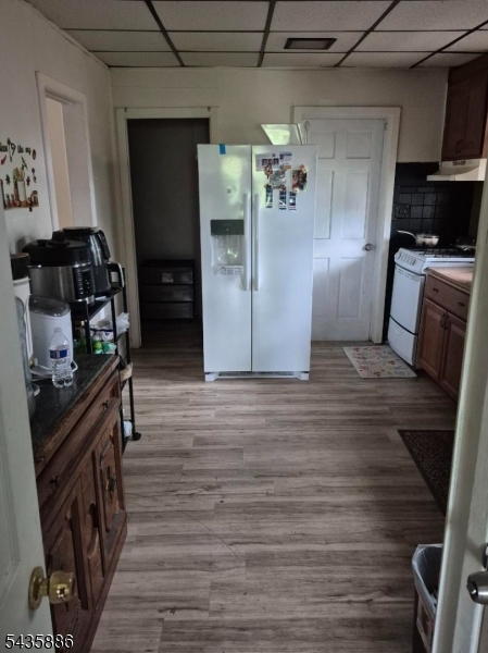 1207 Foster Ave Property Photo 18
