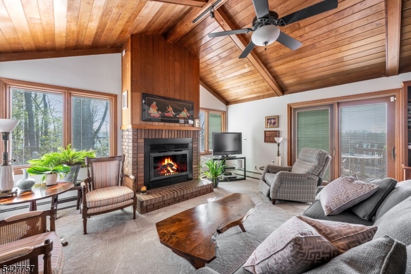 10 Woodmere Rd Property Photo 1